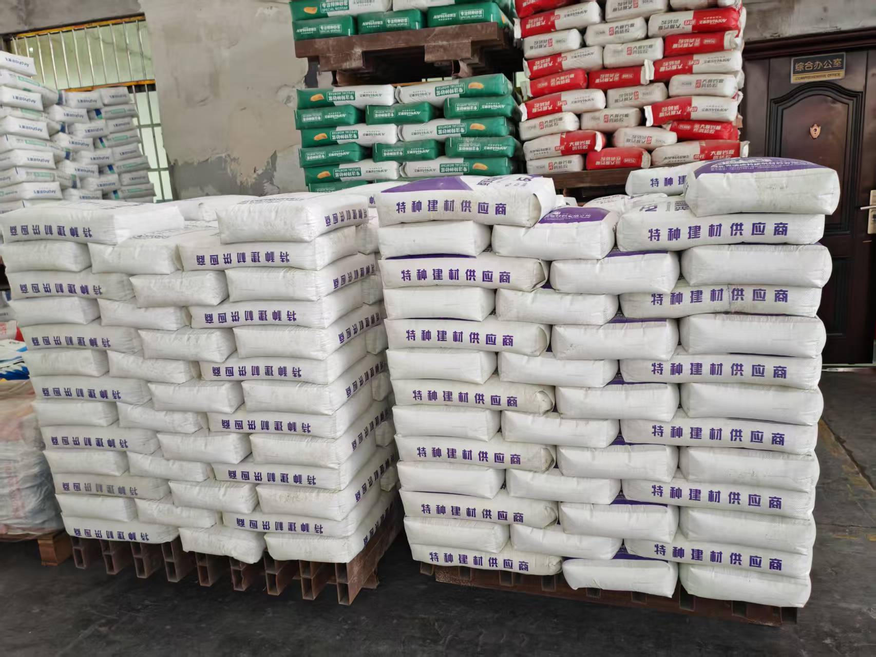 北流拱顶带模注浆料